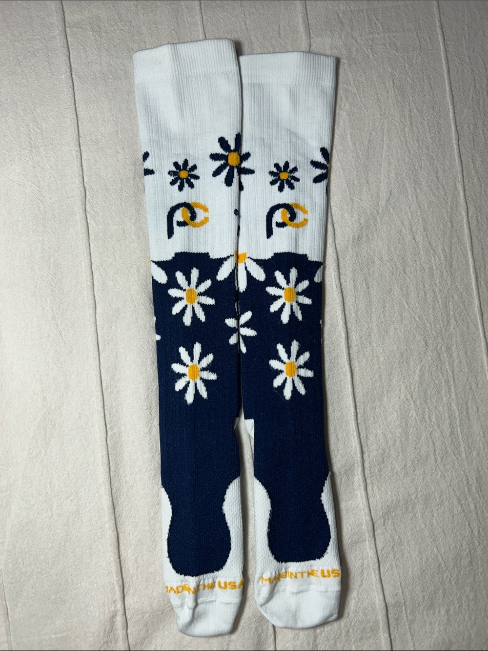 PRO Compression Marathon Navy Blue White Daisies Knee High Socks M Running